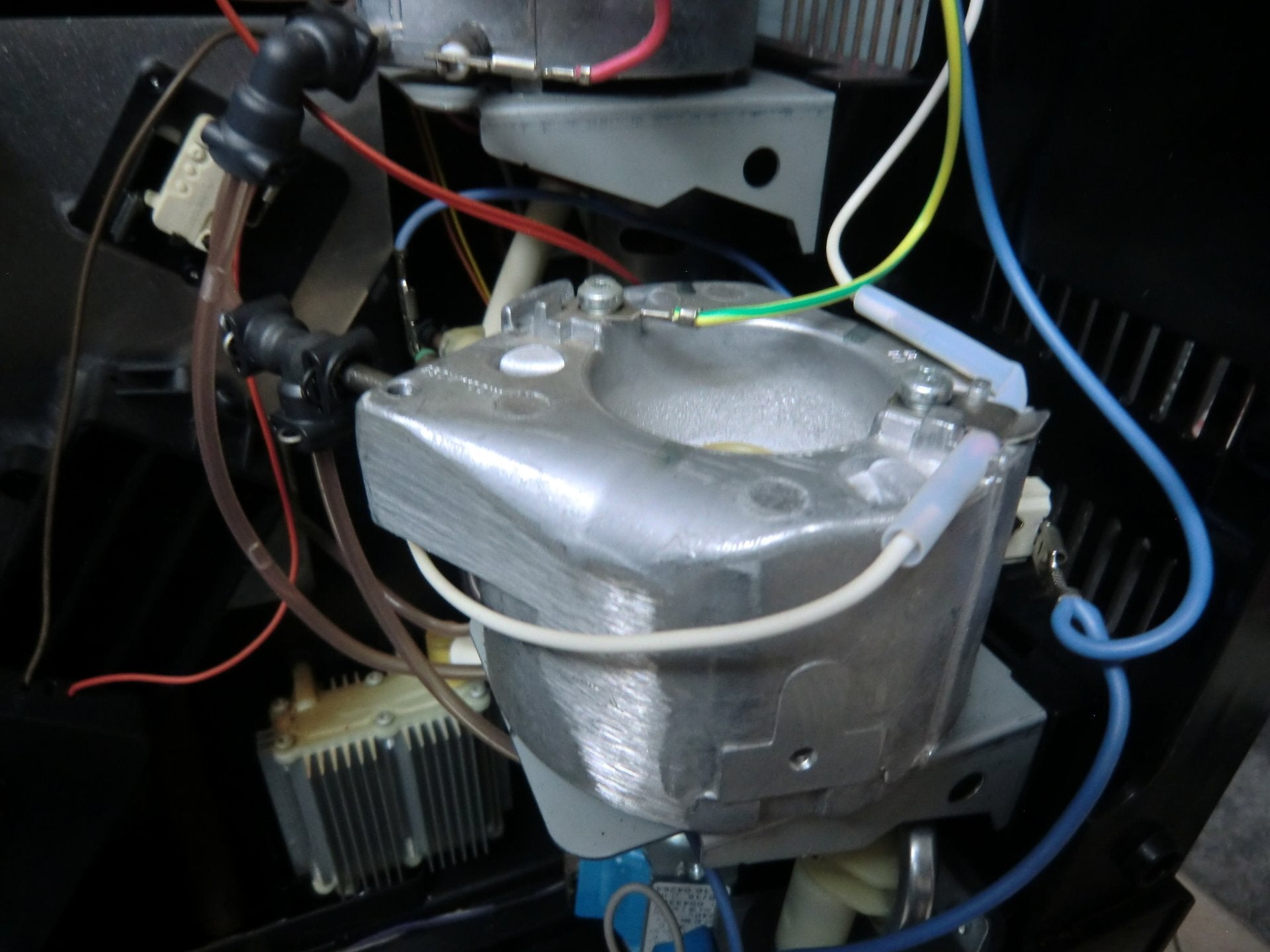 Miele Boiler Thermoblock für  CVA 4060 bis 6800 ohne Anschlüsse gebraucht